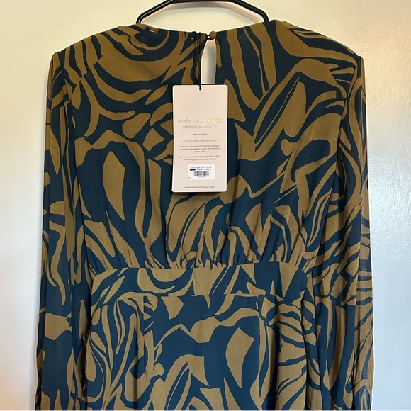 Lexbreezy Hawaiian long sleeve wrap dress - Picture 2 of 6